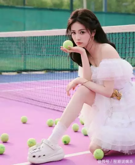 有近视的女明星有哪些_明星不戴眼镜原因_近视明星如何应对