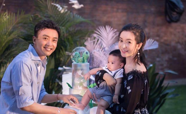 娱乐圈姐弟恋明星夫妻_宋慧乔宋仲基姐弟恋分手_娱乐圈中的 同姓恋