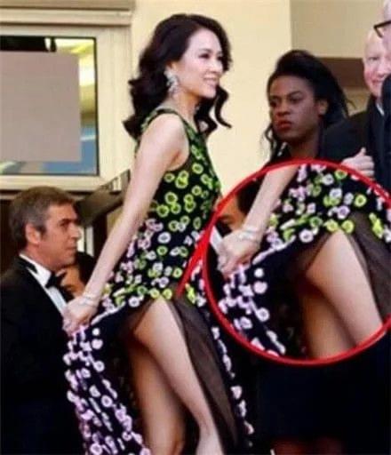 女明星凸点照片曝光_娱乐圈女星走光露臀事件_当红女星走光露臀瞬间