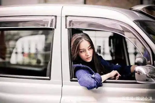 赵丽颖可爱开车_女明星开黄腔_女明星开车风格