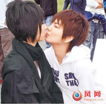 李玉亲吻事件_范冰冰东京电影节影后_同性女明星接吻