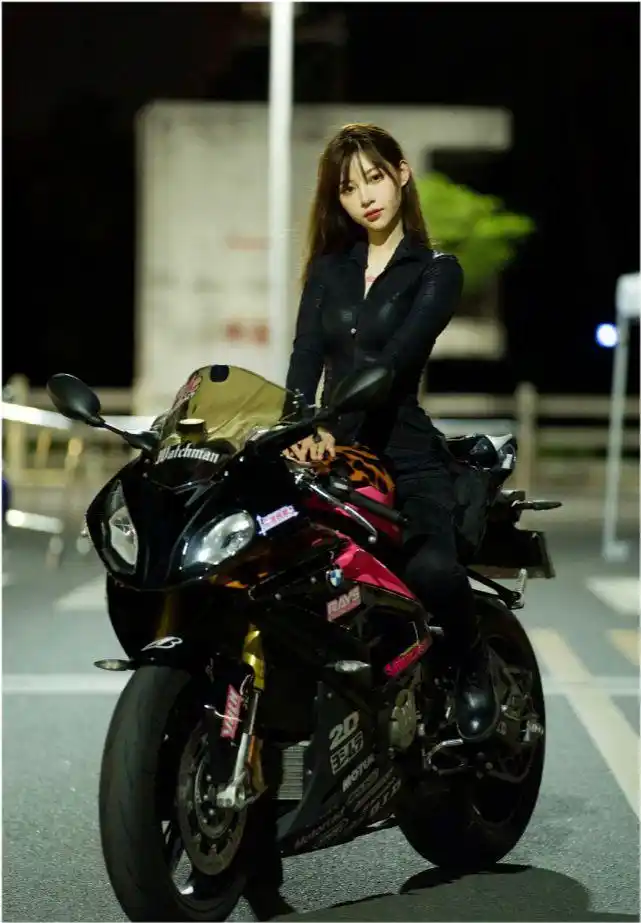 痞幼 机车女神 内衣照事件_网红痞幼黑料照片,
