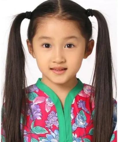 关晓彤家庭背景_关晓彤母亲李君_娱乐圈父女关晓彤