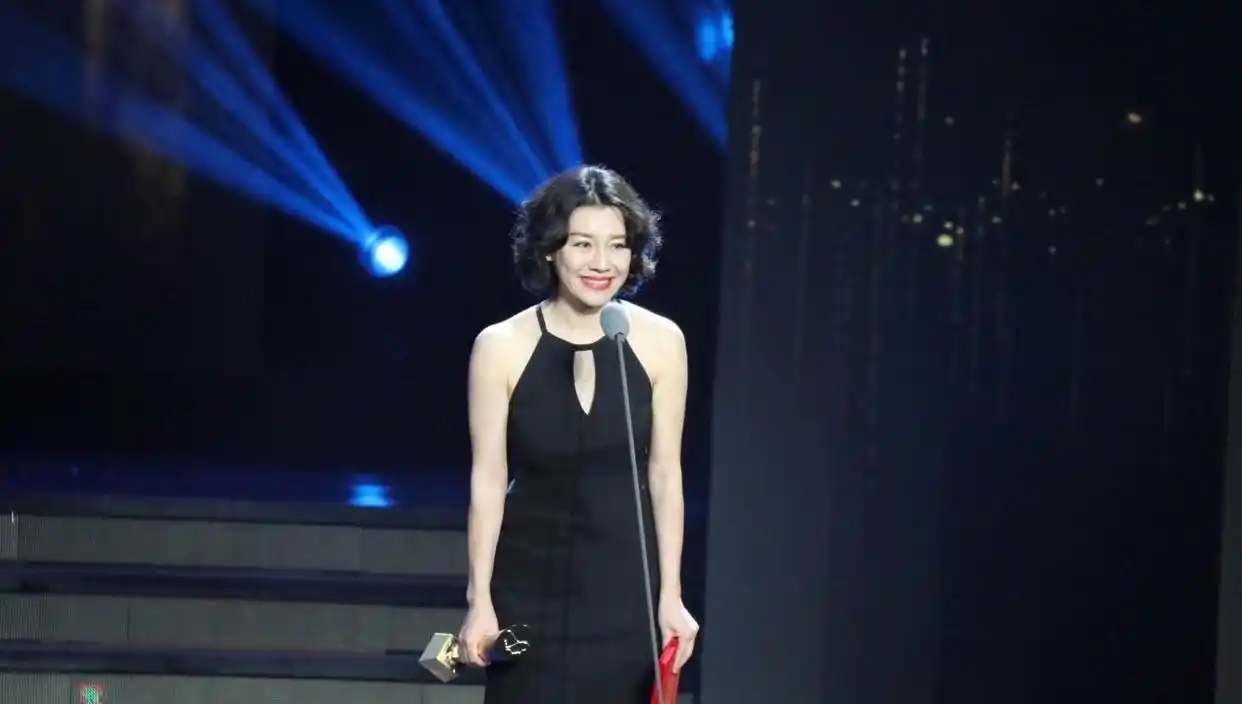 唯一品德高尚没有黑料的明星是谁啊图片,_演技派女演员不整容_娱乐圈最干净的女星
